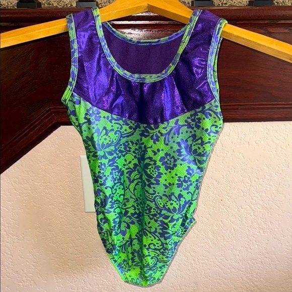 Destira Girls Size Small Youth Vibrant Purple and Green Shimmer Floral  Leotard - Picture 1 of 8